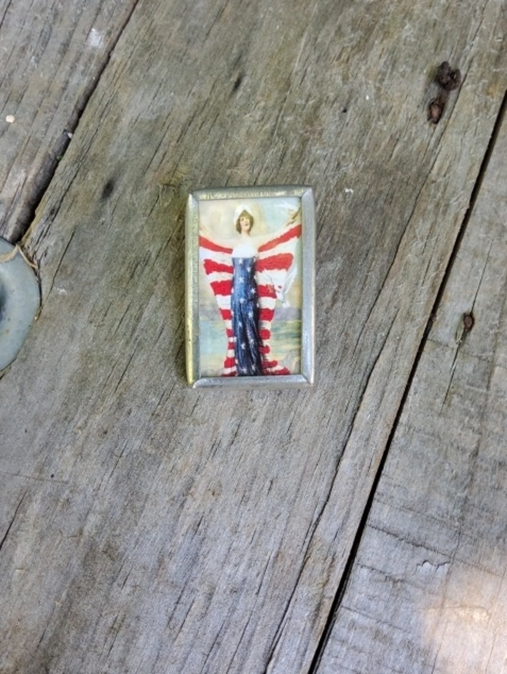 Victoria Trading Co. Patriotic Brooch.